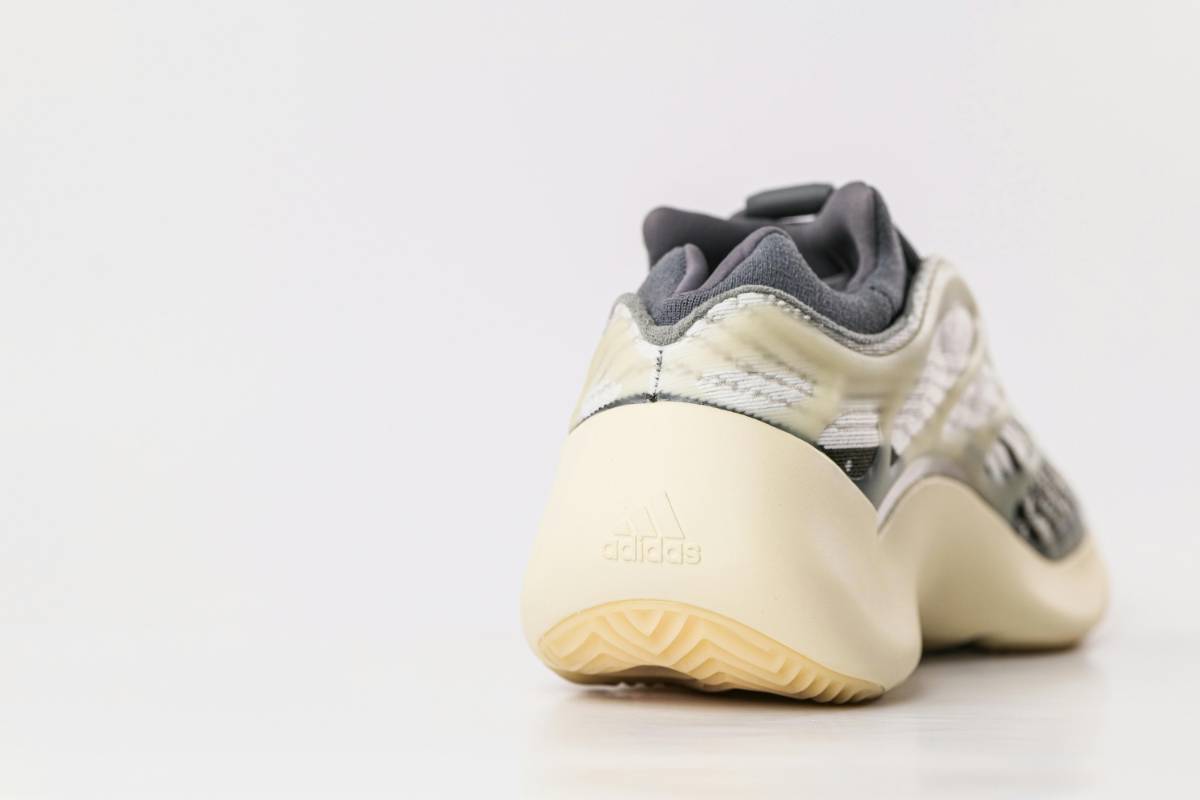 sneakerstyle132a.jpg