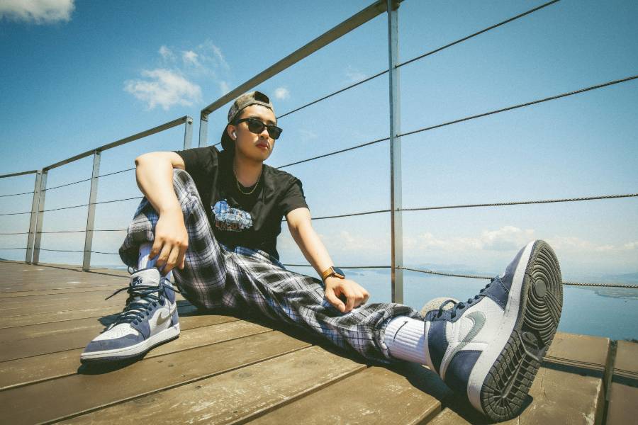 sneakerstyle210.jpg
